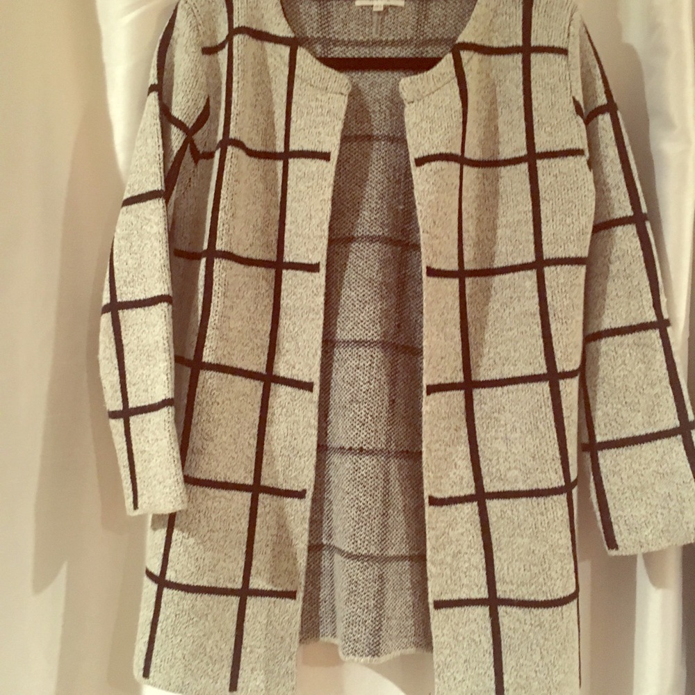Chic & trendy sweater jacket